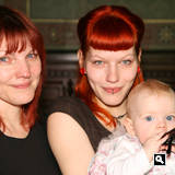 30. Apr '10: Drei Hoppe-Frauen bei einer Hochzeit