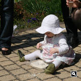 30. Apr '10: So klein und schon Reiswerferin